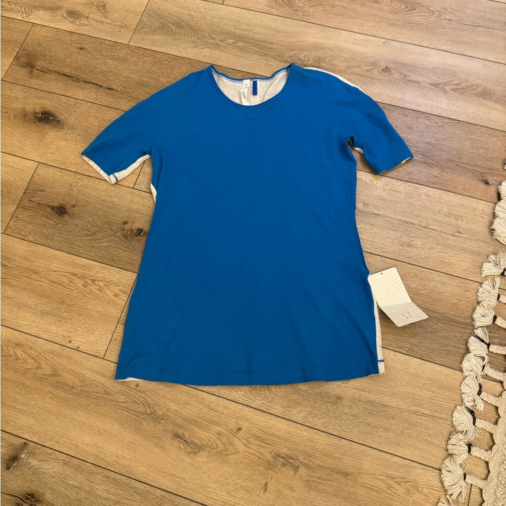 Lululemon t-shirt